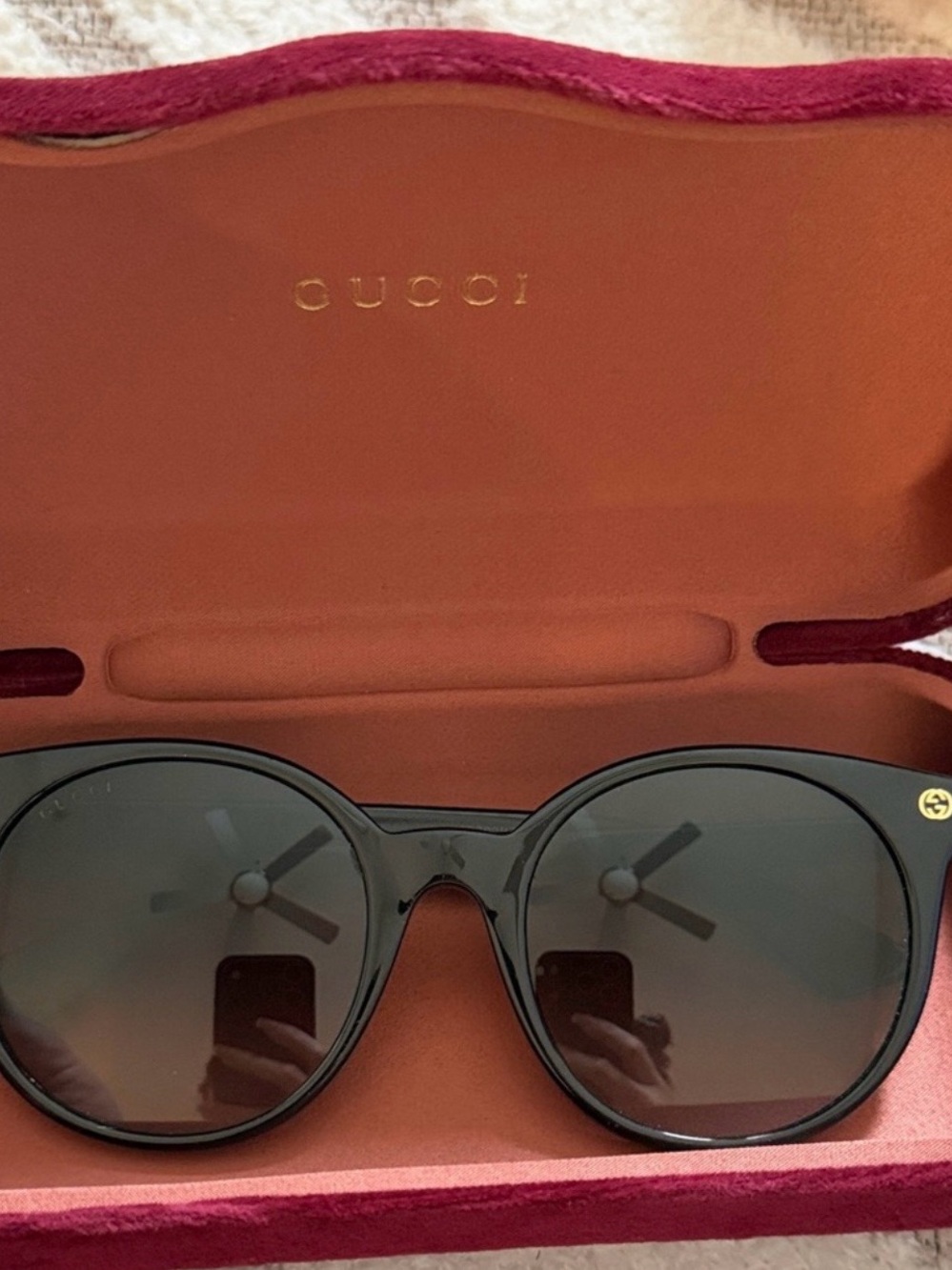 Gucci Black Round Sunglasses with Gold Logo great condition